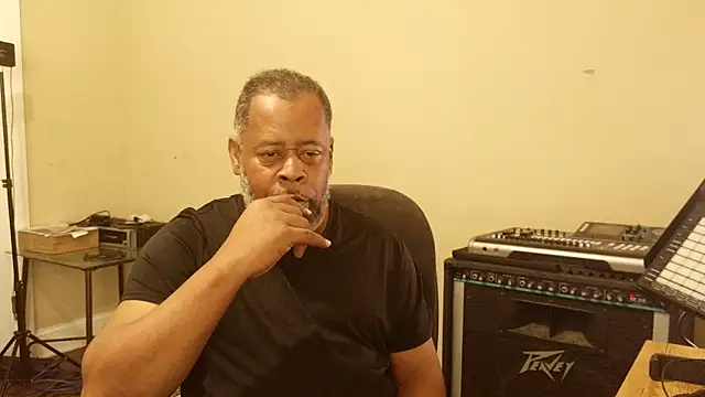 Cleozevo1961 online show from April 10, 2026, 3:08 pm