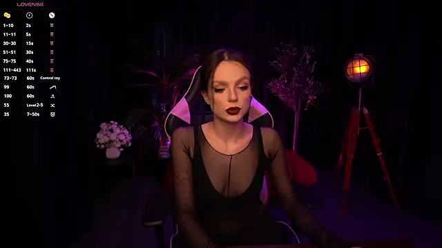 Snapshot of Wild_Alice_me chatting on June 4, 2026, 3:38 pm Wild Alice me online show from June 4, 2026, 3:38 pm