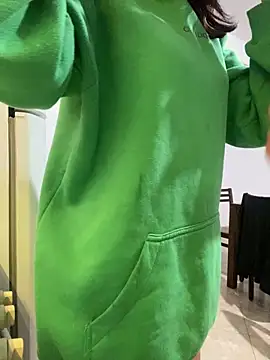 tuputa420 online show from April 17, 2026, 4:37 am