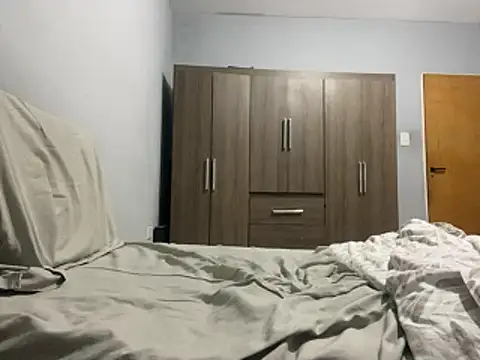 tuputa420 online show from April 15, 2026, 5:02 am