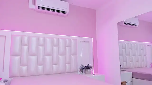 Liia Collins online show from April 10, 2026, 5:20 pm