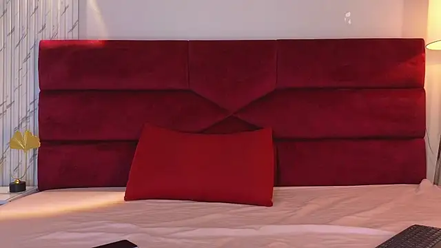 Blue MoonXXX online show from April 17, 2026, 7:17 pm