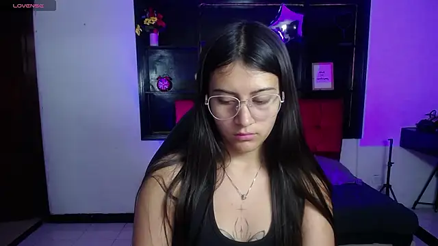 Snapshot of Sweett_liia_ chatting on February 22, 2026, 12:18 pm Sweett liia online show from February 22, 2026, 12:18 pm