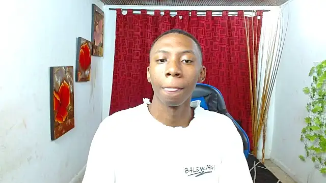 milo018 online show from June 10, 2026, 7:48 pm