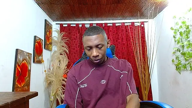 Snapshot of milo018 chatting on February 23, 2026, 7:58 pm milo018 online show from February 23, 2026, 7:58 pm