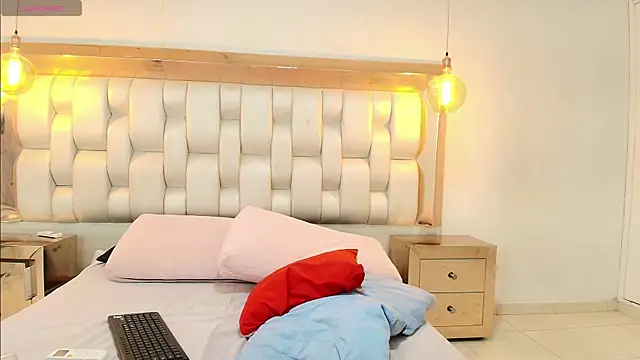 Snapshot of AzulMaveric chatting on February 21, 2026, 8:11 pm AzulMaveric online show from February 21, 2026, 8:11 pm