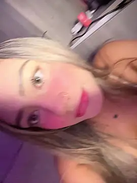 Dulce Sofi  online show from March 20, 2026, 8:21 pm