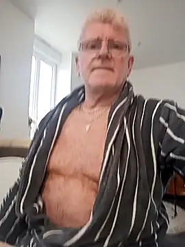 Snapshot of olivbisoumis chatting on February 18, 2026, 8:11 am olivbisoumis online show from February 18, 2026, 8:11 am