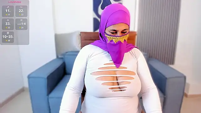 Nadia Privee online show from March 18, 2026, 6:09 pm