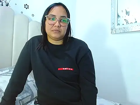 Snapshot of MaferNaughty4U chatting on February 20, 2026, 12:18 pm MaferNaughty4U online show from February 20, 2026, 12:18 pm