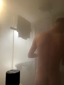 Crevette311 online show from December 4, 2025, 6:29 pm