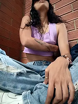 girl University online show from February 19, 2026, 4:48 pm