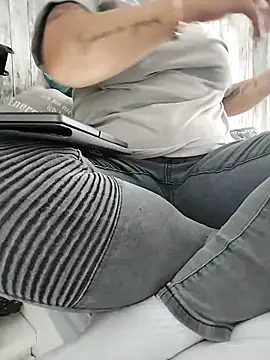 Emma12117 online show from March 24, 2026, 9:53 am