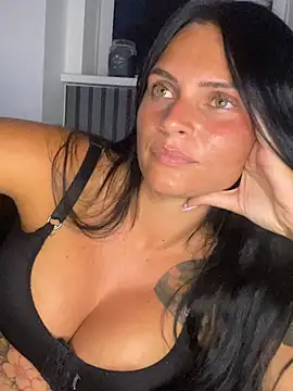 Snapshot of Destinylovex chatting on July 9, 2026, 9:14 pm Destinylovex online show from July 9, 2026, 9:14 pm