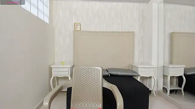 FernandaAvilax online show from March 26, 2026, 8:07 pm