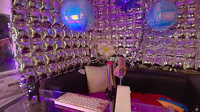 lala cherry online show from March 18, 2026, 8:32 pm