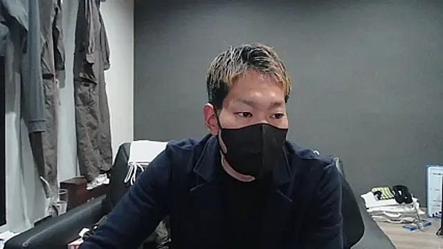 ryuaaaaa online show from April 5, 2026, 4:46 pm