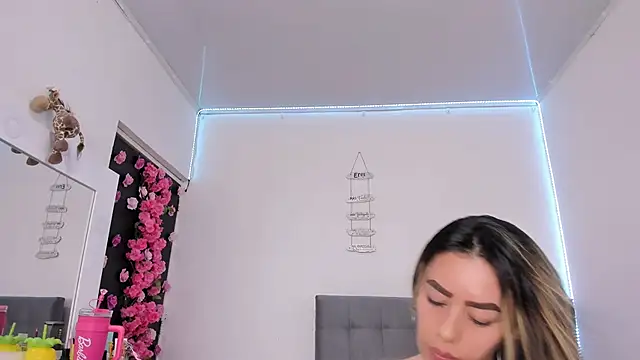 Ariana-Cobos online show from March 19, 2026, 9:59 pm