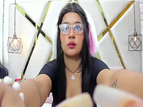 Snapshot of BellaSnowbunny chatting on March 3, 2026, 7:43 pm BellaSnowbunny online show from March 3, 2026, 7:43 pm