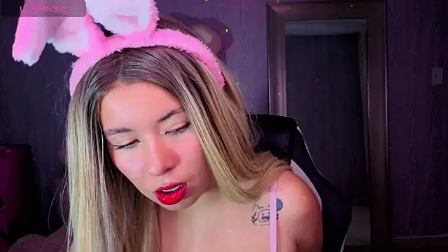 Kylia a online show from February 19, 2026, 8:06 pm