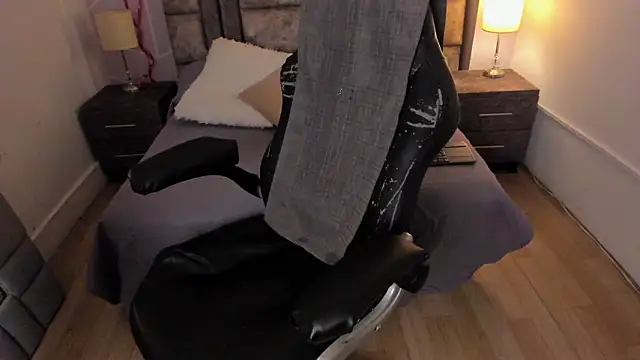 Snapshot of April_Swett chatting on February 22, 2026, 12:40 pm April Swett online show from February 22, 2026, 12:40 pm