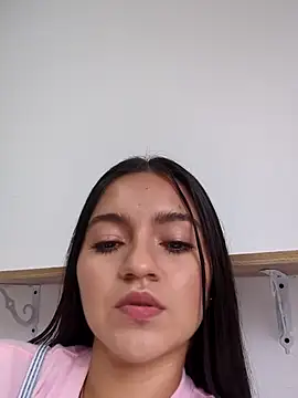DulceCaroX online show from July 6, 2026, 1:29 pm