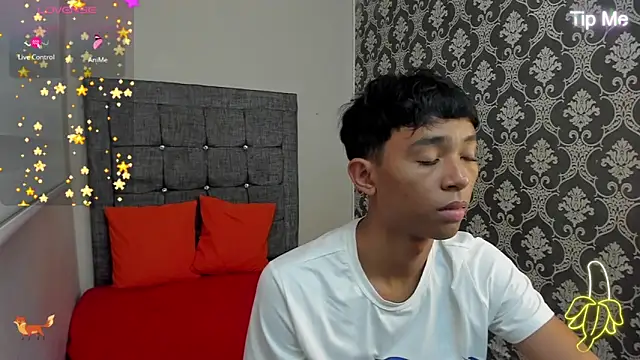 Snapshot of Little_Twink19x chatting on June 14, 2026, 7:48 pm Little Twink19x online show from June 14, 2026, 7:48 pm