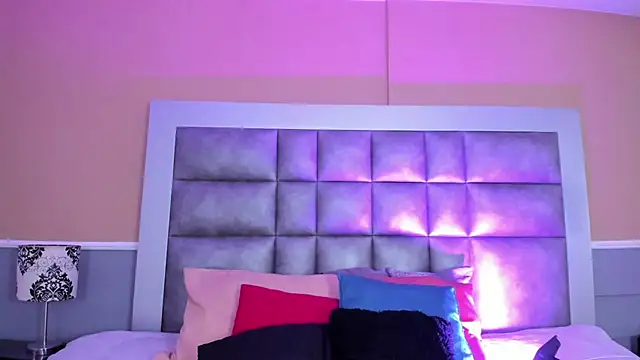 LunaDamasco online show from March 28, 2026, 8:10 pm