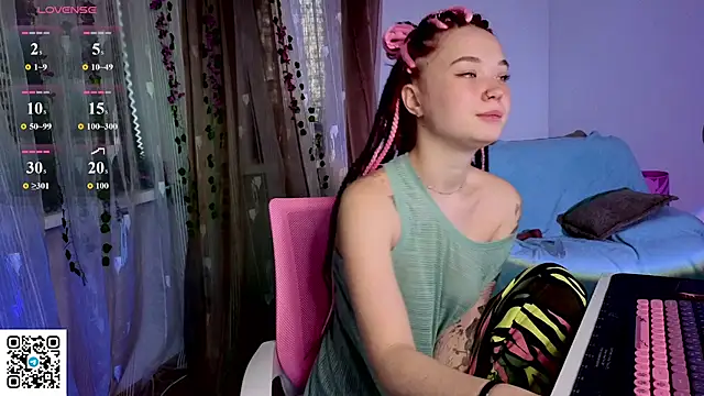 WendyCandy18 online show from May 3, 2026, 2:49 am