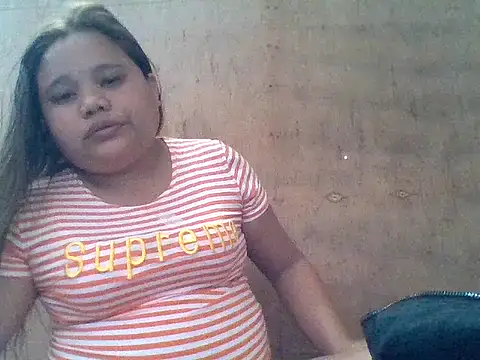 sweetlyn31 online show from June 4, 2026, 12:37 am