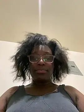 Snapshot of Sinfulwaterfalls chatting on April 27, 2026, 12:52 am Sinfulwaterfalls online show from April 27, 2026, 12:52 am