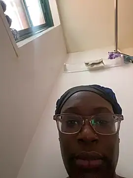 Snapshot of Sinfulwaterfalls chatting on March 2, 2026, 6:48 pm Sinfulwaterfalls online show from March 2, 2026, 6:48 pm