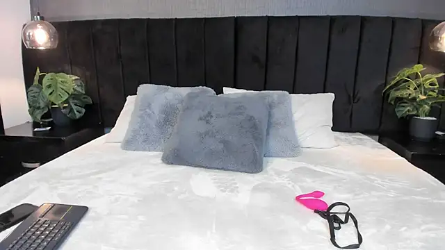 Bianca Monroe  online show from July 13, 2026, 7:24 pm