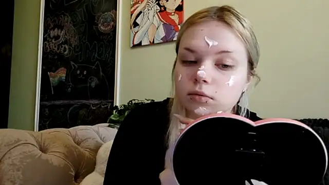 Snapshot of Karengilgun chatting on March 4, 2026, 1:19 pm Karengilgun online show from March 4, 2026, 1:19 pm