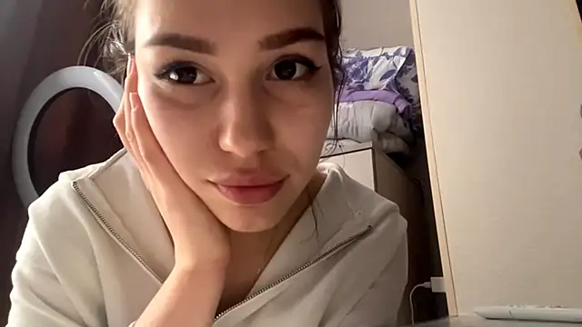 Snapshot of HypnoticEyeys chatting on February 25, 2026, 11:21 am HypnoticEyeys online show from February 25, 2026, 11:21 am