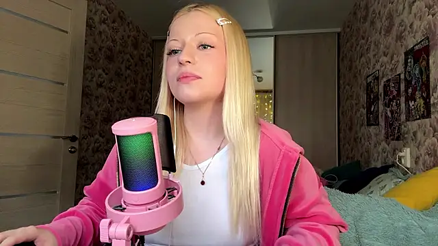 Snapshot of JeneeBIanks chatting on February 24, 2026, 11:33 am JeneeBIanks online show from February 24, 2026, 11:33 am