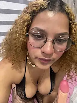 Snapshot of KendyLove_ chatting on March 1, 2026, 12:21 am KendyLove online show from March 1, 2026, 12:21 am