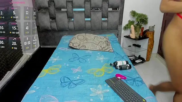 valeriavelasquez online show from March 4, 2026, 9:11 pm