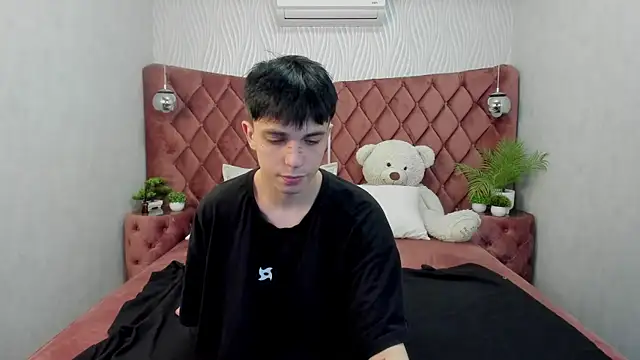 ClarkBev online show from March 26, 2026, 6:44 am