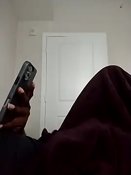 makeherfeelg online show from April 15, 2026, 12:32 pm