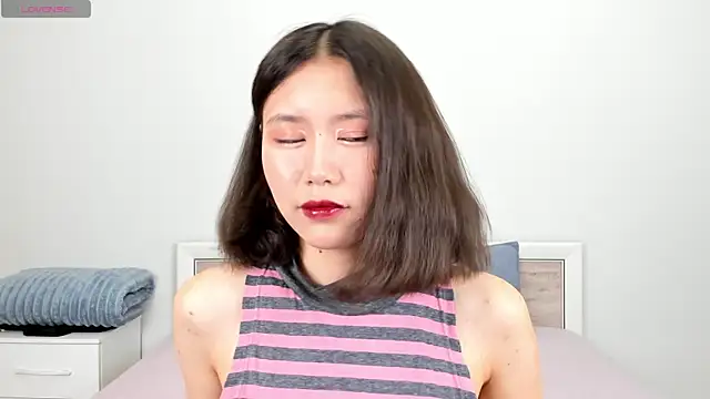 Kiraeko online show from May 7, 2026, 4:43 pm