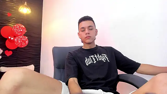 dominicjonnes online show from March 18, 2026, 10:54 pm