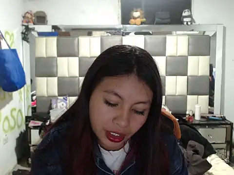 Snapshot of dulcecandy1919 chatting on February 20, 2026, 5:15 am dulcecandy1919 online show from February 20, 2026, 5:15 am