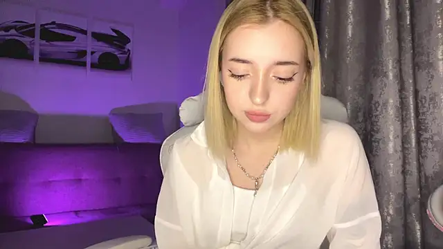 Snapshot of EllianaMiller chatting on February 28, 2026, 4:17 pm EllianaMiller online show from February 28, 2026, 4:17 pm