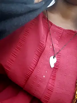wifedesi7050 online show from June 18, 2026, 11:26 am
