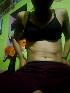 wifedesi7050 online show from May 25, 2026, 5:11 pm