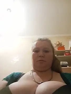 Snapshot of KiraStanton chatting on June 9, 2026, 11:17 pm KiraStanton online show from June 9, 2026, 11:17 pm