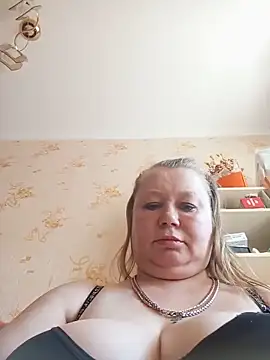Snapshot of KiraStanton chatting on June 19, 2026, 11:27 am KiraStanton online show from June 19, 2026, 11:27 am