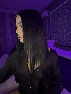 Olivia Noor online show from April 15, 2026, 5:39 pm