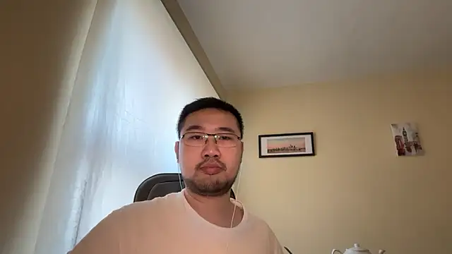 jasonryu2025 online show from April 13, 2026, 9:02 am